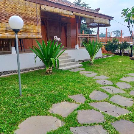 Joglo Kumpul Resort Cangkiran Εξωτερικό φωτογραφία