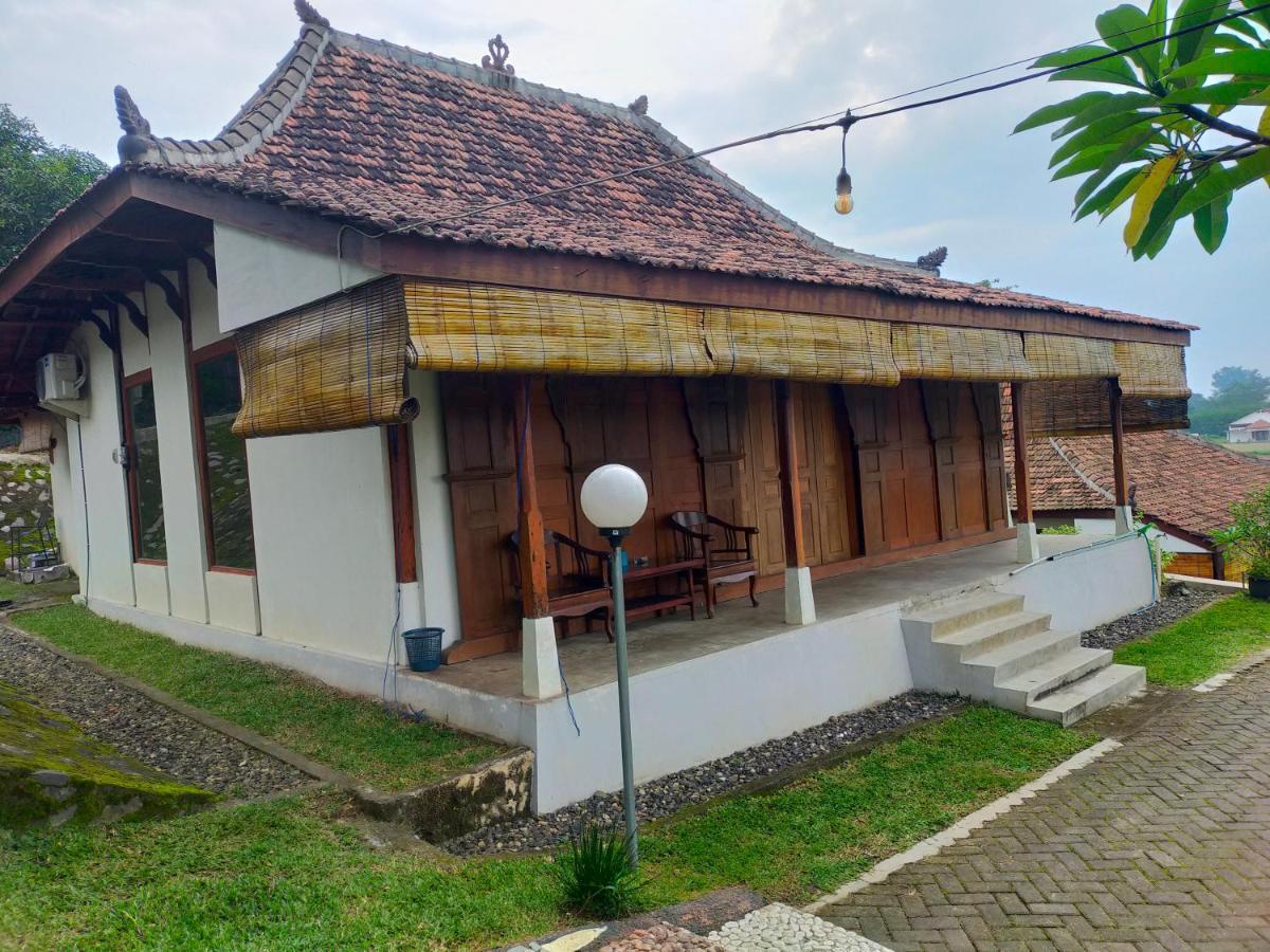 Joglo Kumpul Resort Cangkiran Εξωτερικό φωτογραφία