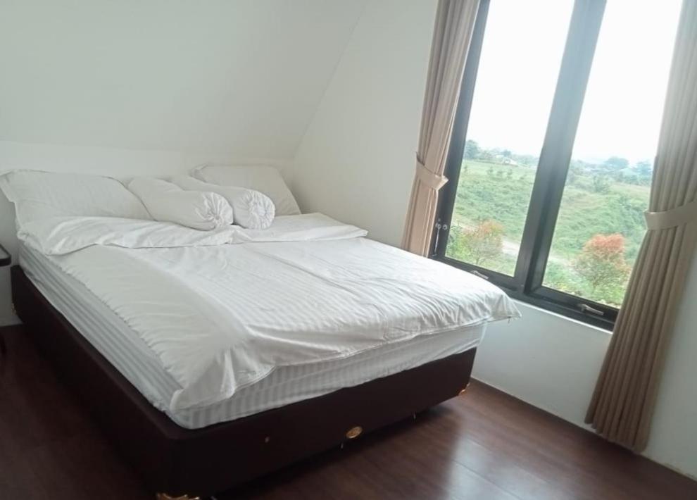 Joglo Kumpul Resort Cangkiran Δωμάτιο φωτογραφία